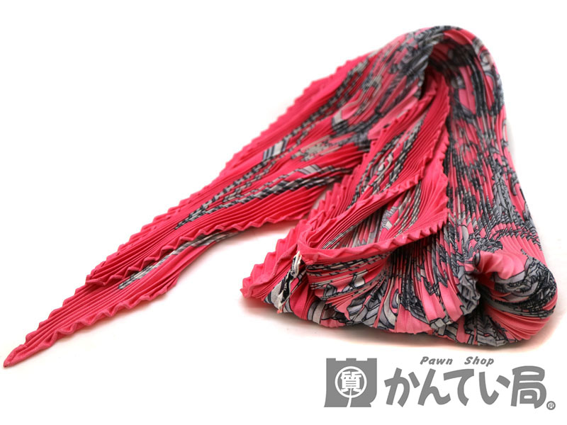 【美品】HERMES☆プリーツスカーフsilk100％スカーフのみの発送となります