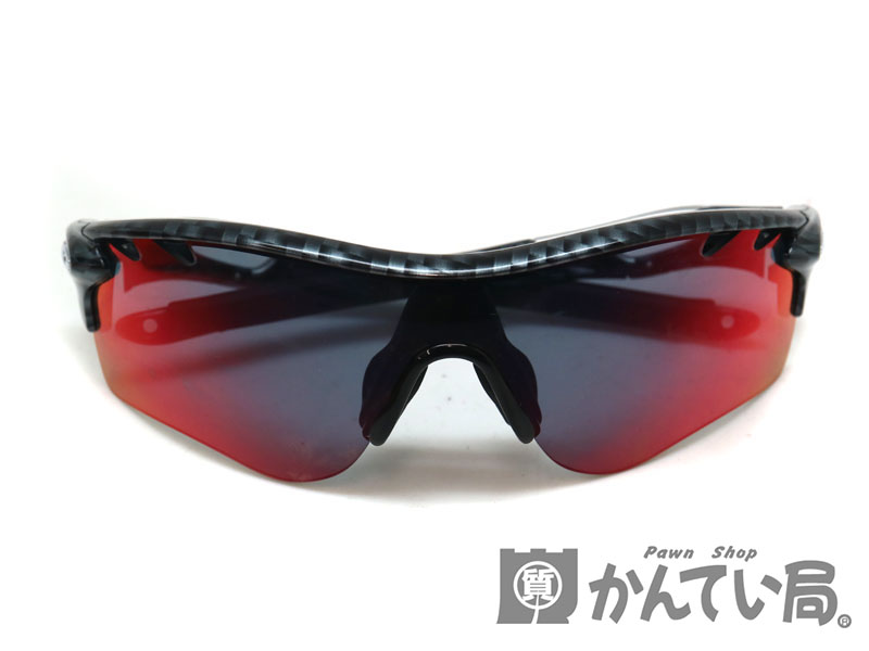 OAKLEY サングラス ブラック×レッド系 oakley サングラス（陸上用品