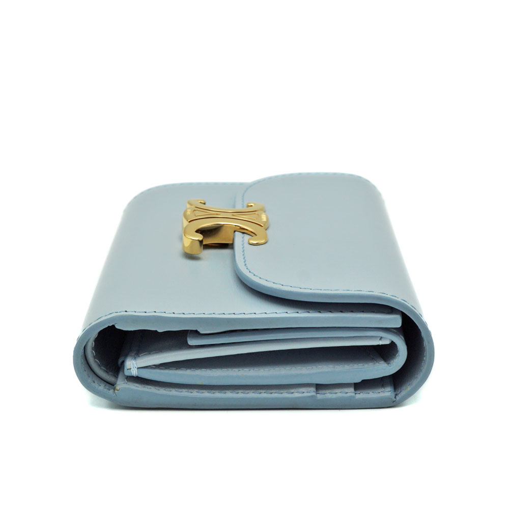 【CELINE】トリオンフ スモールフラップウォレット アッシュブルー CELINE】トリオンフ スモールフラップウォレット アッシュブルー