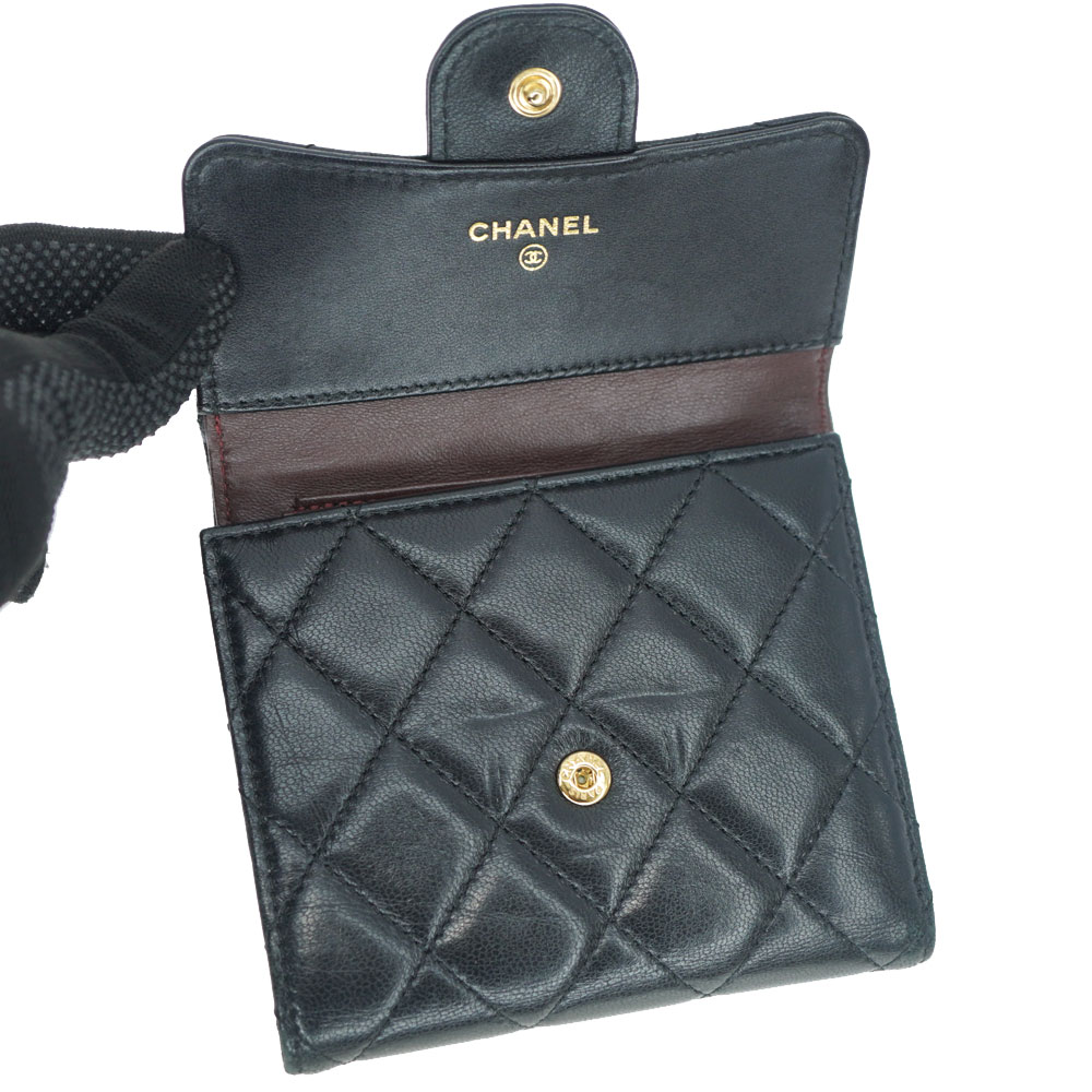 【極美品】CHANEL シャネル　マトラッセ　三つ折り財布　ラムスキン CHANEL ラムスキン マトラッセ ミニウォレット 三つ折り 財布