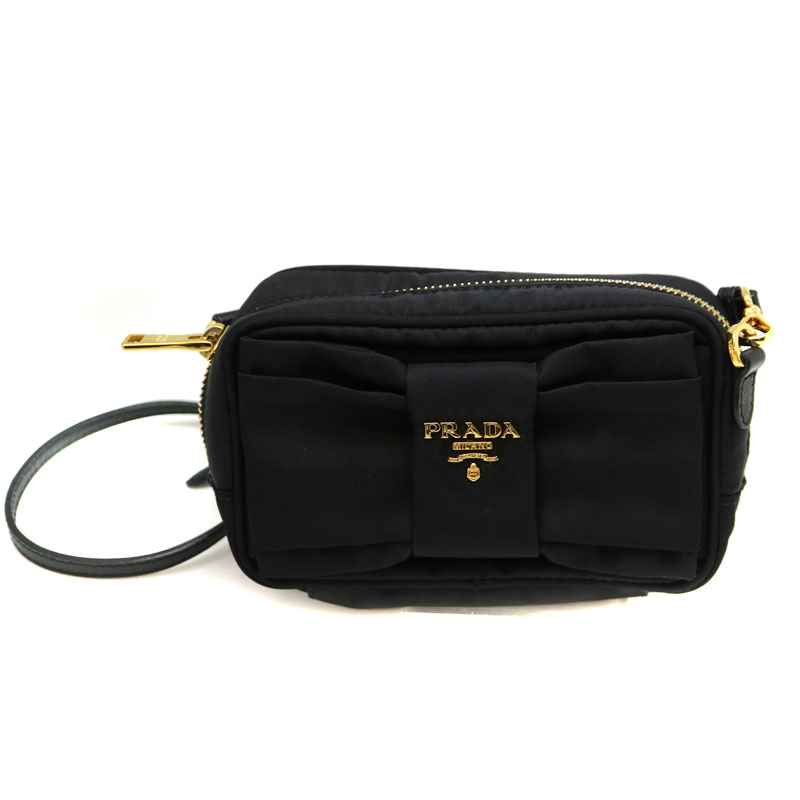PRADA ブラック ショルダーバッグ ポーチ付き PRADA プラダ ナイロンショルダーバッグ ポーチ付を買取させて