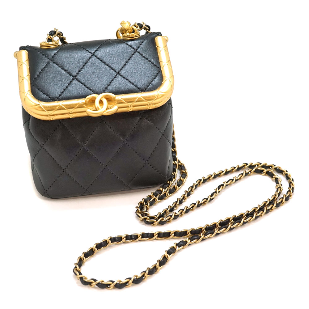CHANELシャネル スモールバッグ Kiss-Lock チェーンバッグ