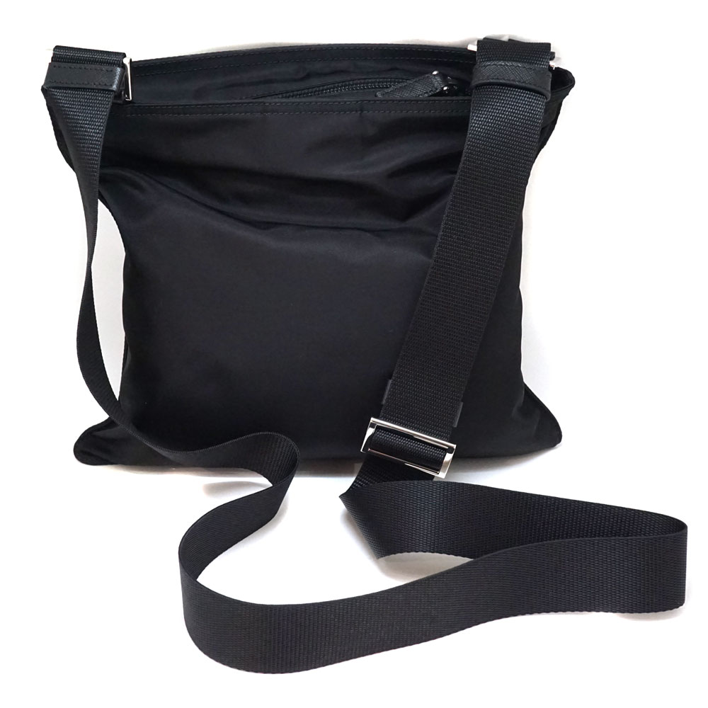 美品　PRADA プラダ　メッセンジャーバッグ　ギャランティカード付き 極美品 PRADA ショルダーバッグ ギャランティカード付き