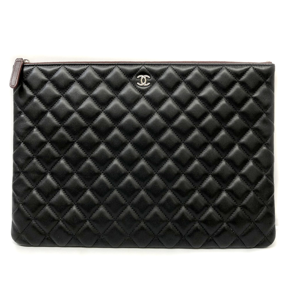 CHANEL クラッチバッグ ラムスキン A82545