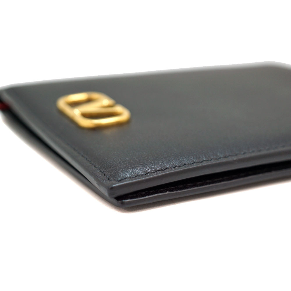 Valentino 黒 レザー パスポートケース Valentino 黒 レザー パスポートケース