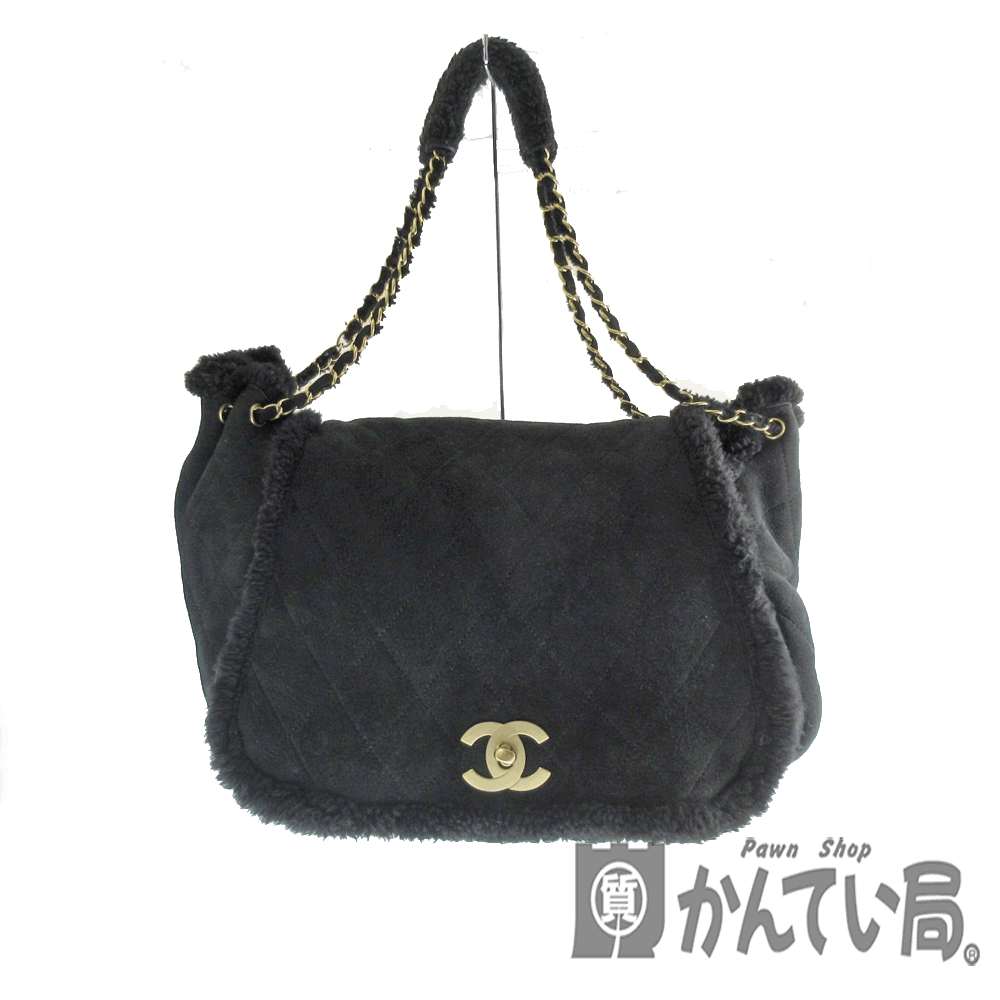 CHANEL【シャネル】A25783　チェーンショルダーバッグ　ムートン×スエード　ブラック系×ゴールド系　レディース　冬　大容量　ブランド　ココマーク　【中古】USED-B【6】k20-5578　質屋　かんてい局春日井店