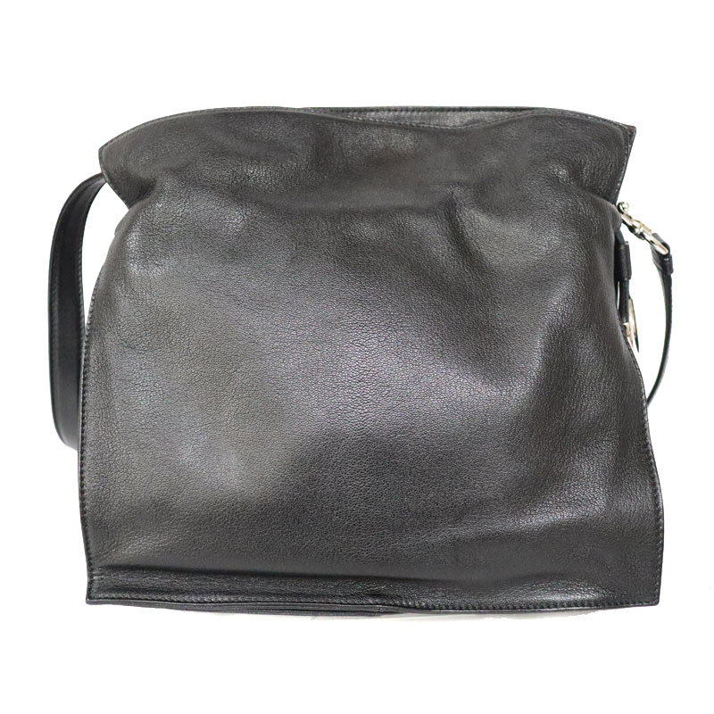 LOEWE ブラックレザーショルダーバッグ LOEWE ショルダーバッグ 黒 レザー
