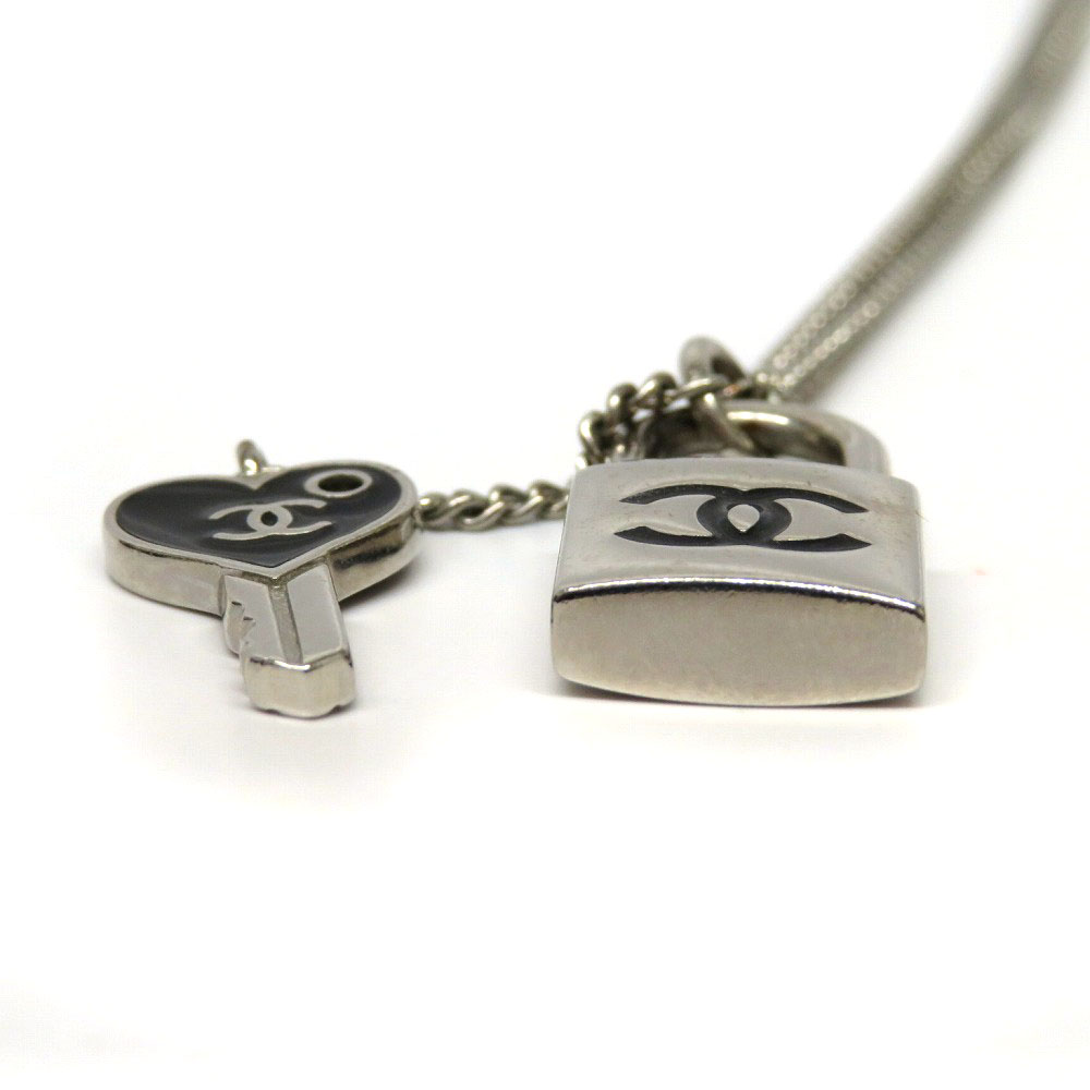 値下げ！美品⭐︎CHANEL シャネルネックレス　カデナ　南京錠　ココマーク 楽天市場】シャネル プチネックレス カデナ 南京錠 ココマーク B18P