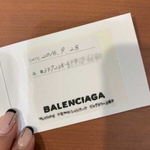バレンシアガのショップカード