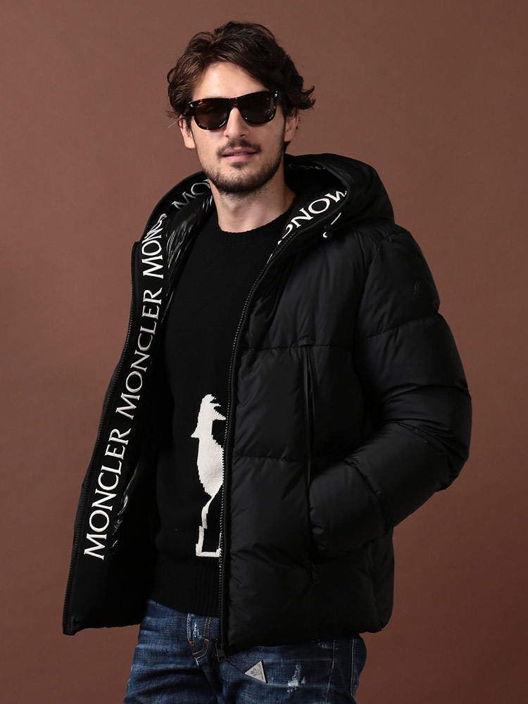 大特価放出！ 美品 MONCLER モンクレール ダウンジャケット 黒 毛皮付