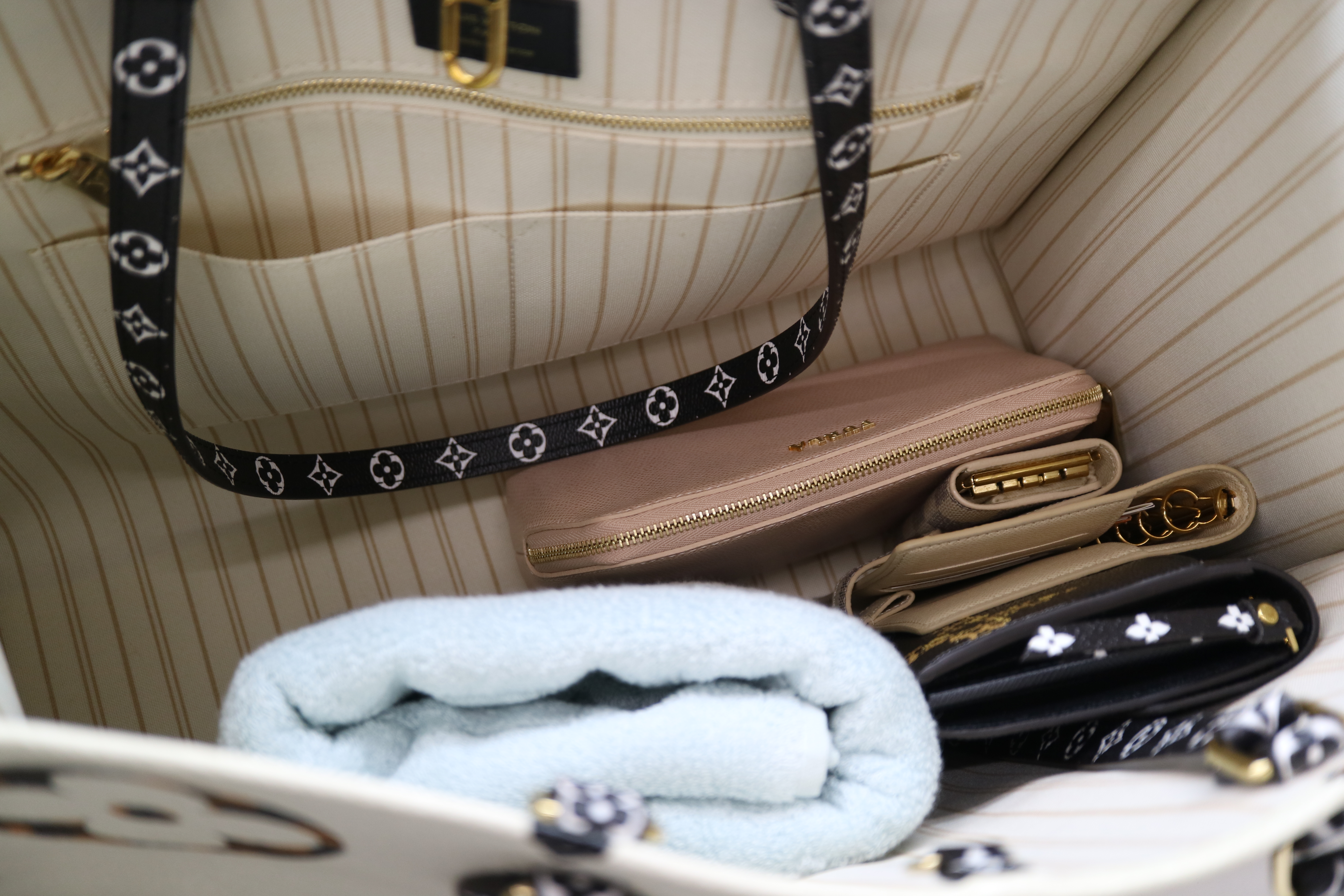 ルイ・ヴィトン】モノグラム・ジャングルとは？！人気のオンザゴー新作