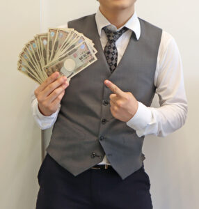 お金を見せる鑑定士