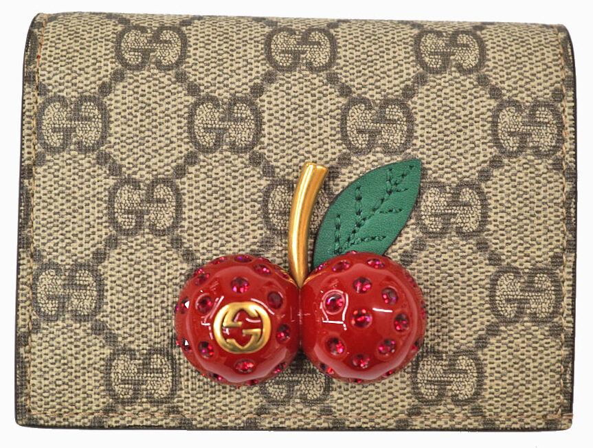 GUCCI フルーツ柄 二つ折り財布 フルーツモチーフ×ブランド品】遊び心満載の財布やバッグ