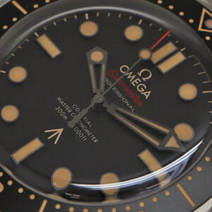 【在庫あり】オメガの伝統とモダンな魅力が光る一本「210.90.42.20.01.001 シーマスター300」魅力を解説!【大垣】
