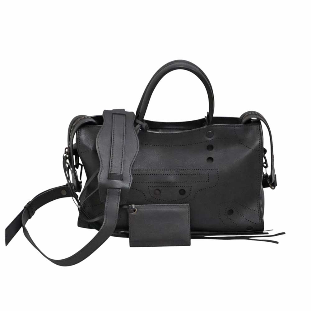 バレンシアガシティ　ブラック　廃盤モデル バレンシアガ/BALENCIAGA】ブラックアウトシティとは？通常モデルとの
